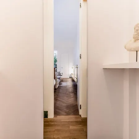 Eva Loft *